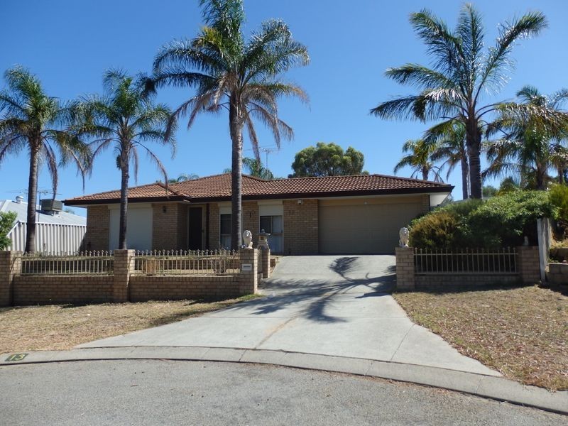 13 Ferris Green, Parmelia WA 6167