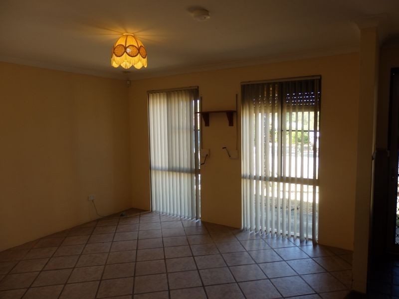 13 Ferris Green, Parmelia WA 6167
