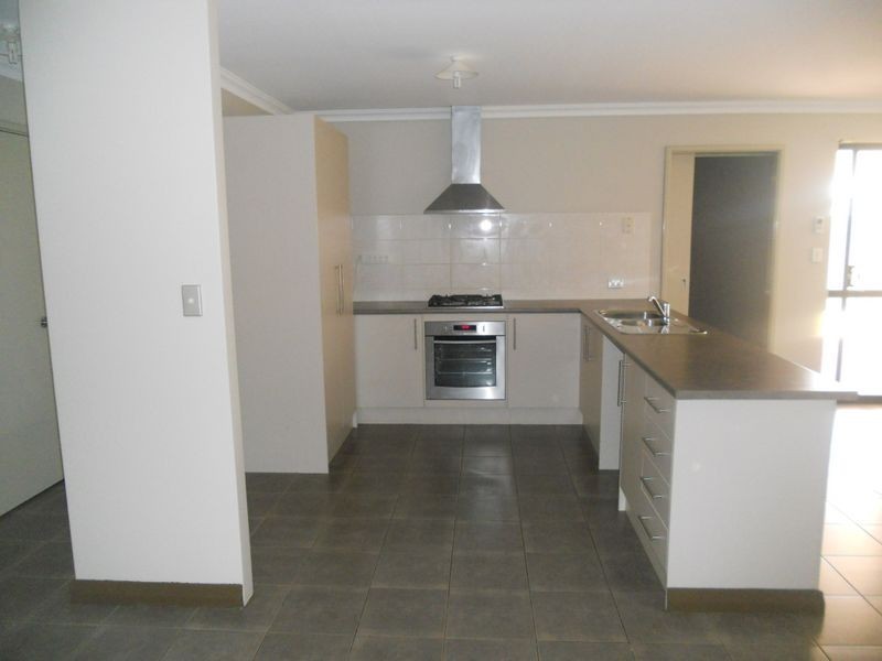 1 Chertsey Way, Wellard WA 6170