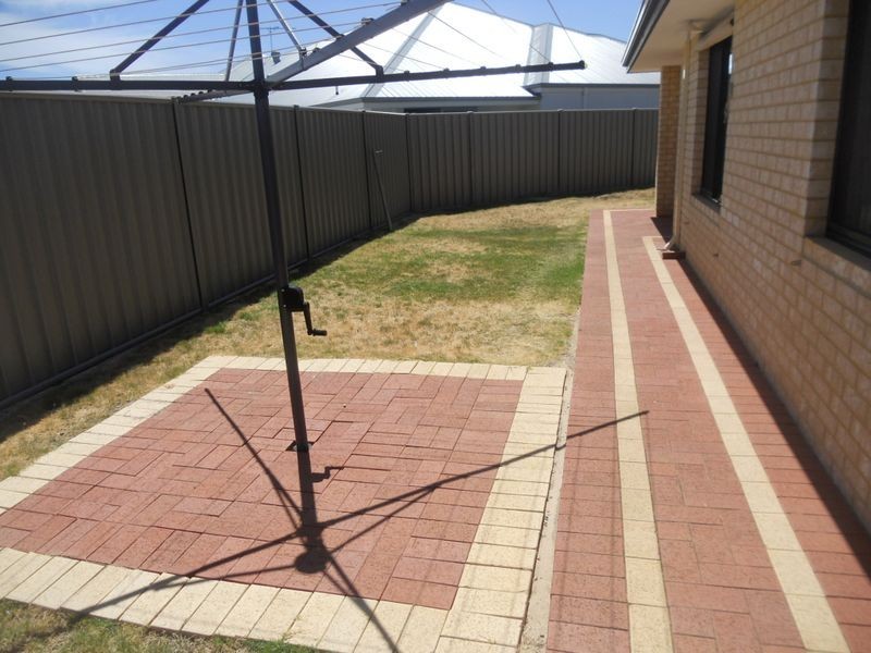 1 Chertsey Way, Wellard WA 6170