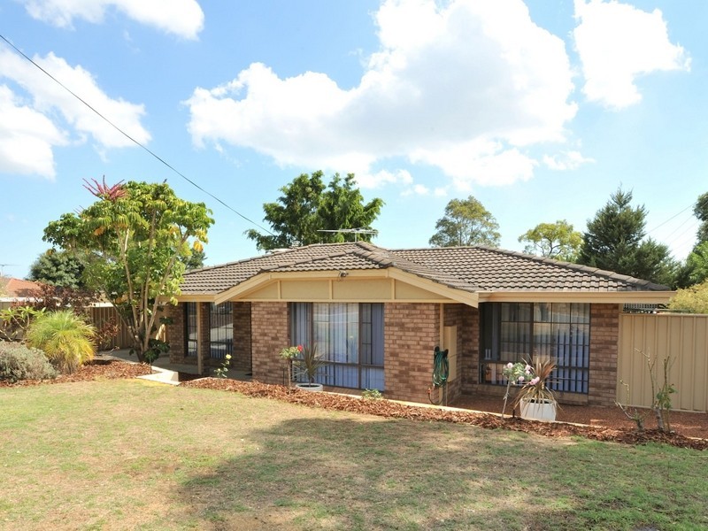 2 Burrows Place, Parmelia WA 6167