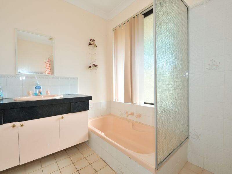 2 Burrows Place, Parmelia WA 6167