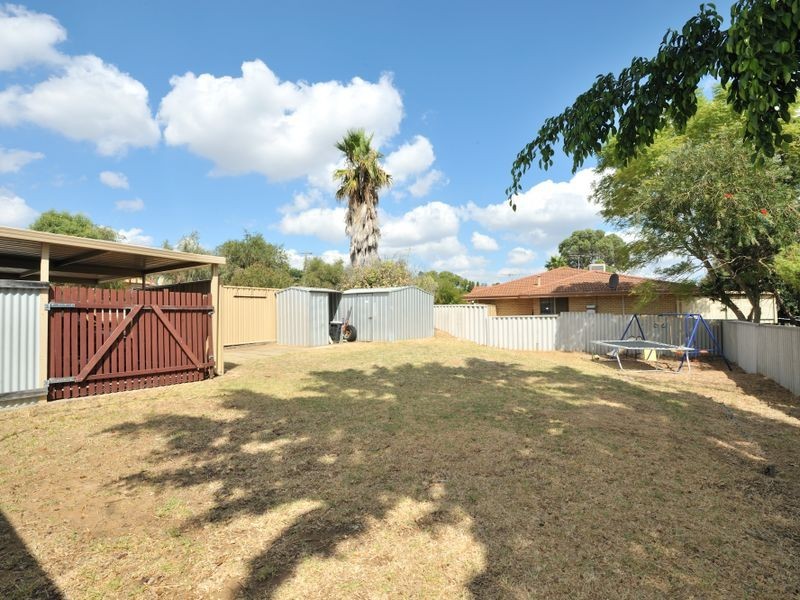 2 Burrows Place, Parmelia WA 6167