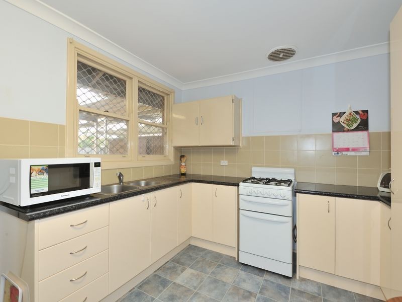 1A Clark Place, Orelia WA 6167