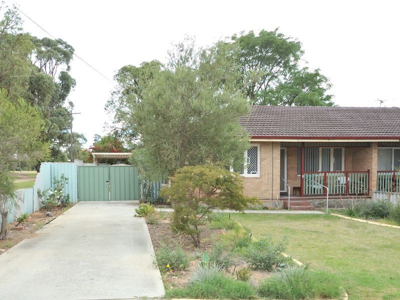 1A Clark Place, Orelia WA 6167