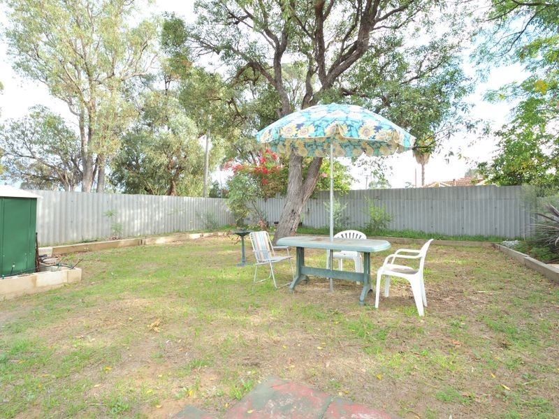 1A Clark Place, Orelia WA 6167