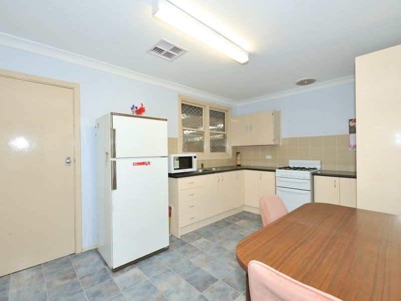 1A Clark Place, Orelia WA 6167