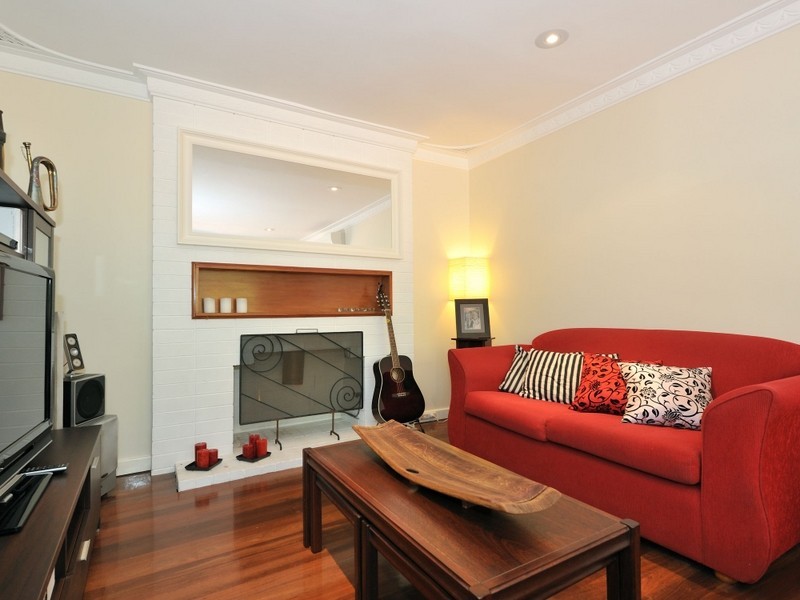 7 David Place, Calista WA 6167