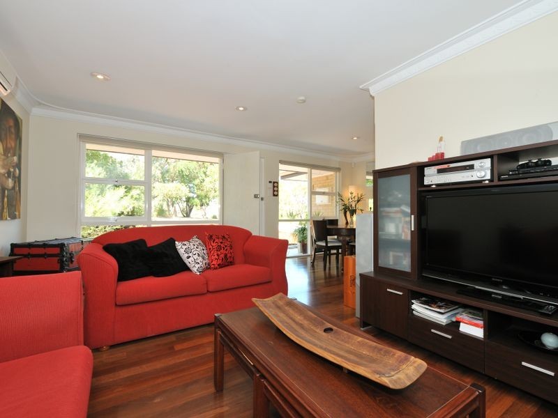 7 David Place, Calista WA 6167