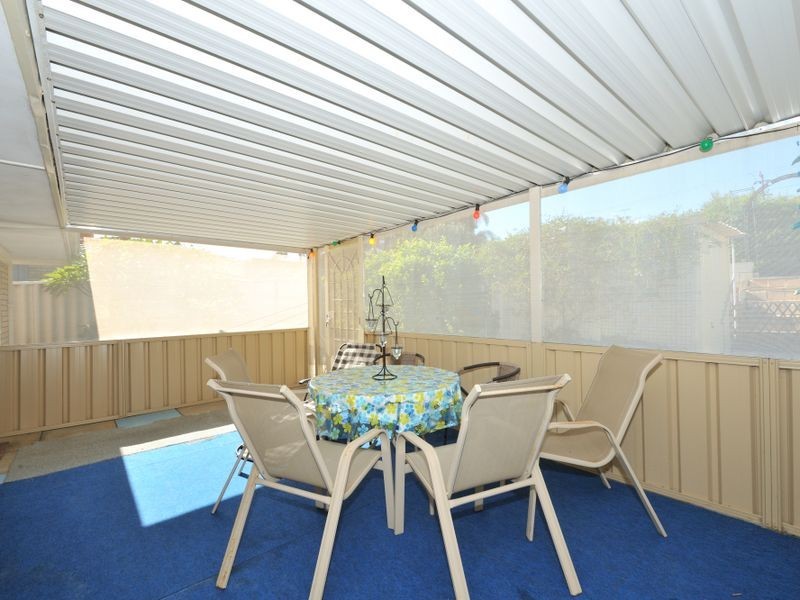 13 Canham Way, Orelia WA 6167