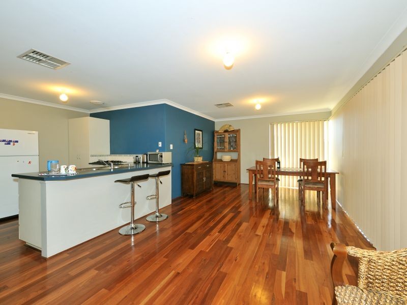 31 Nunney Rd, Orelia WA 6167