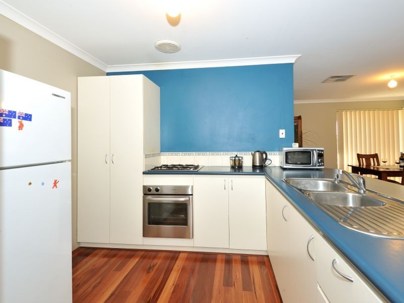 31 Nunney Rd, Orelia WA 6167