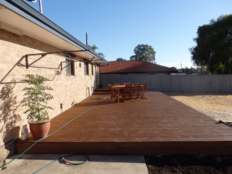 11 Farmer Way, Parmelia WA 6167