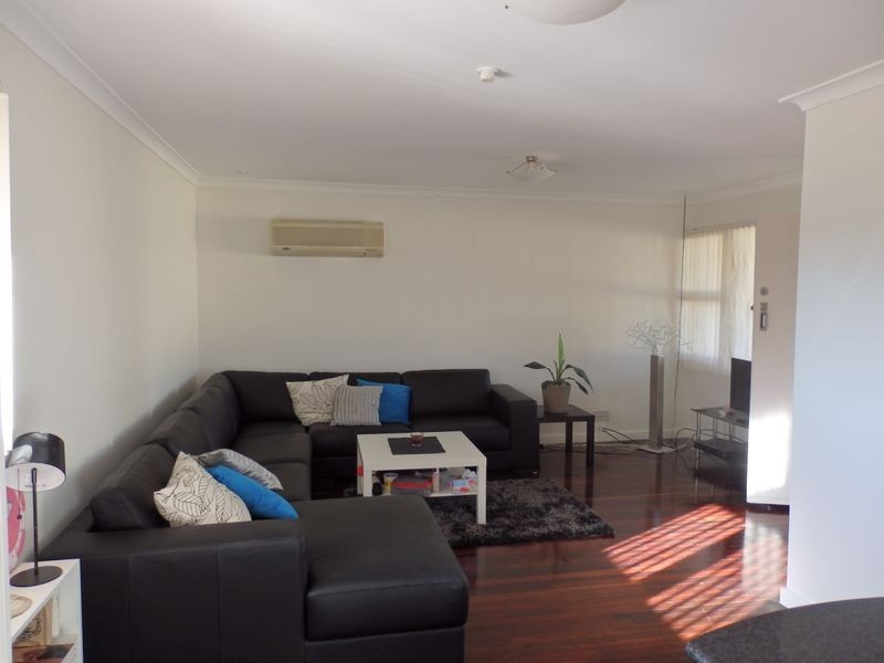 11 Farmer Way, Parmelia WA 6167