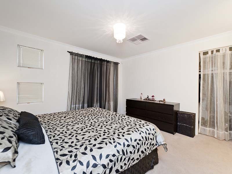 18 Chertsey Way, Wellard WA 6170