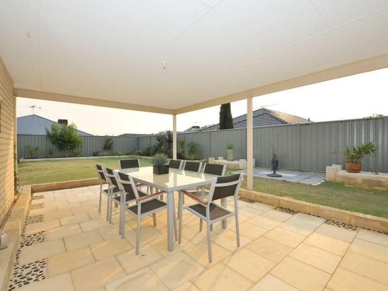 4 Addlestone Brace, Wellard WA 6170