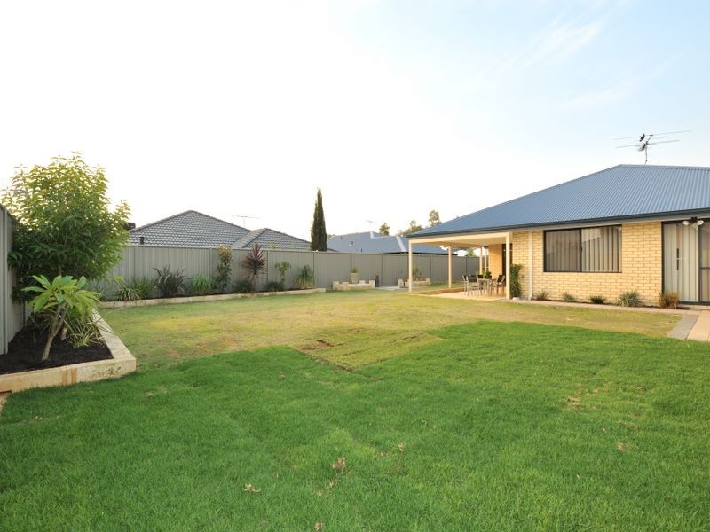 4 Addlestone Brace, Wellard WA 6170