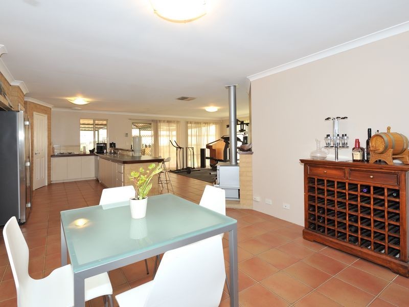 7 Mercer Court, Leda WA 6170