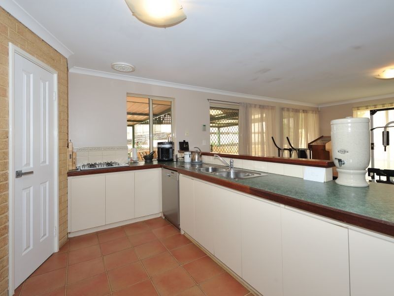 7 Mercer Court, Leda WA 6170