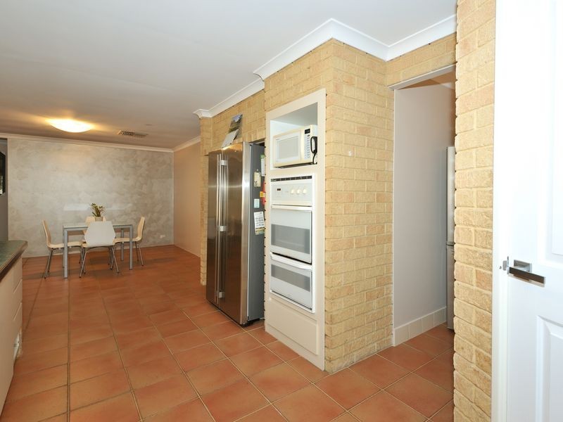 7 Mercer Court, Leda WA 6170