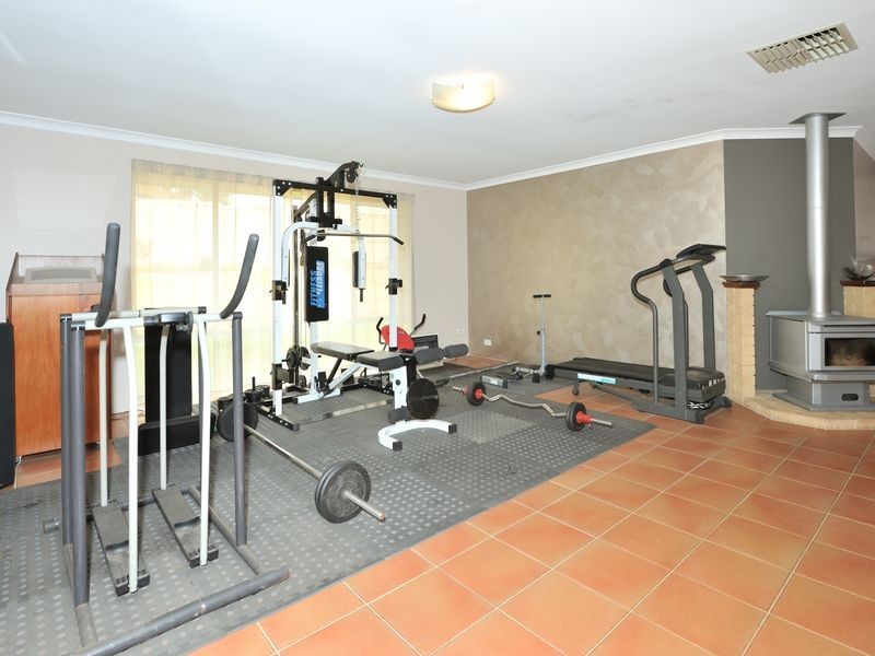 7 Mercer Court, Leda WA 6170