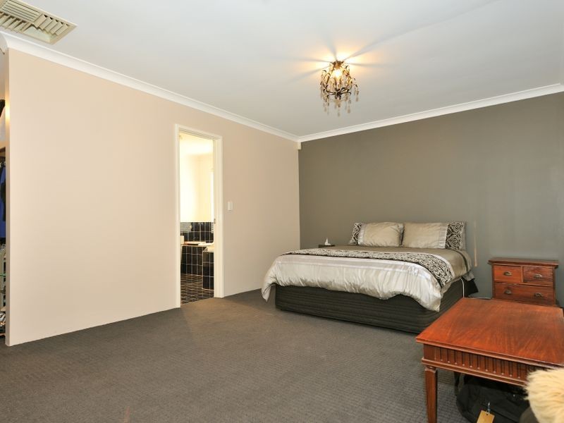 7 Mercer Court, Leda WA 6170