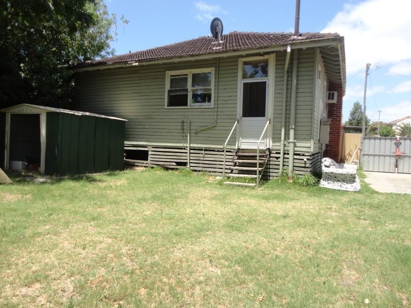 42 Cowcher Way, Medina WA 6167