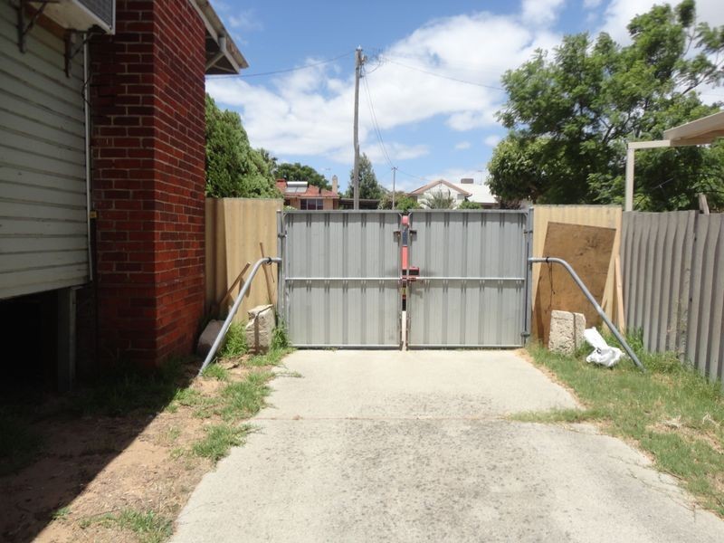 42 Cowcher Way, Medina WA 6167