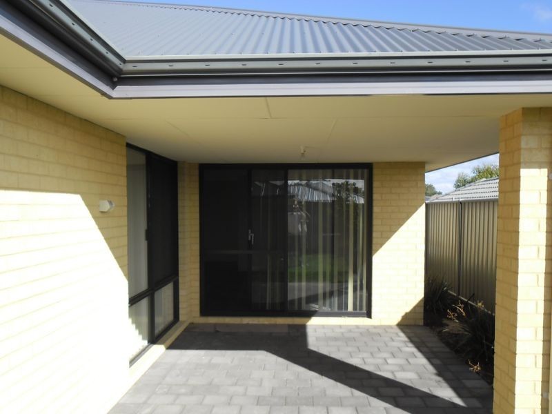 18 Shaftesbury Way, Wellard WA 6170