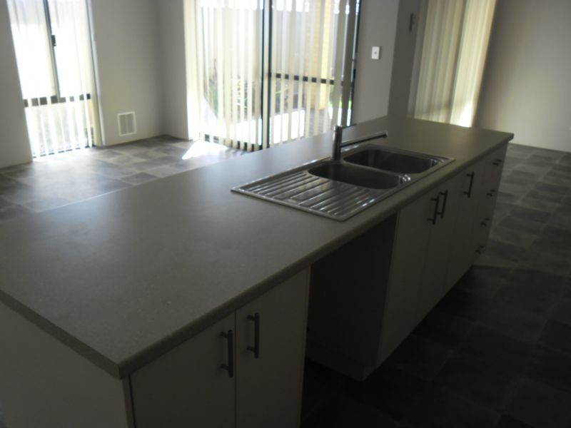 18 Shaftesbury Way, Wellard WA 6170