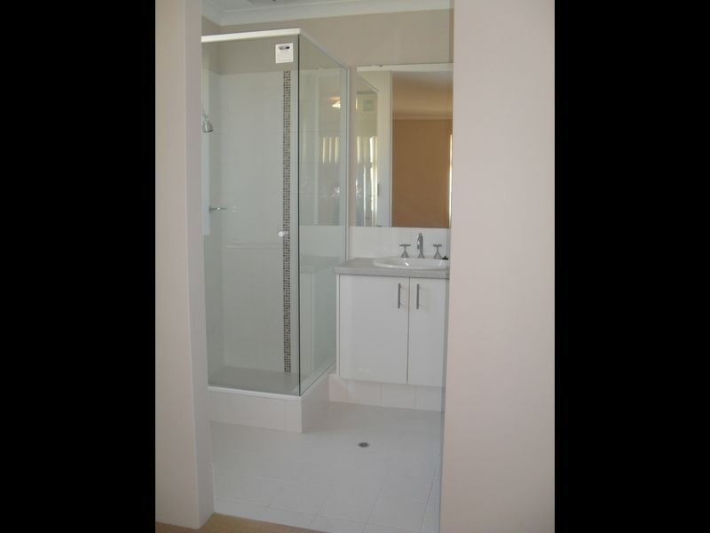 18 Shaftesbury Way, Wellard WA 6170