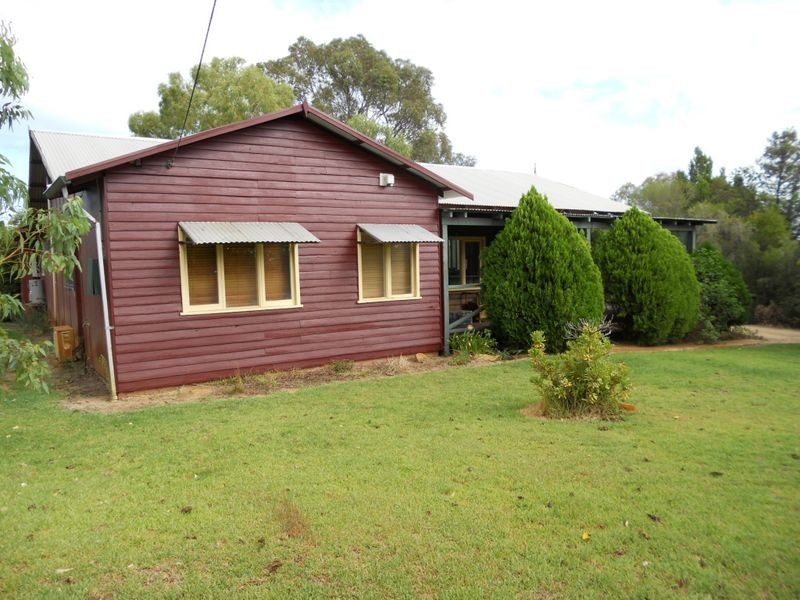 339 Mandogalup Road, Hope Valley WA 6165