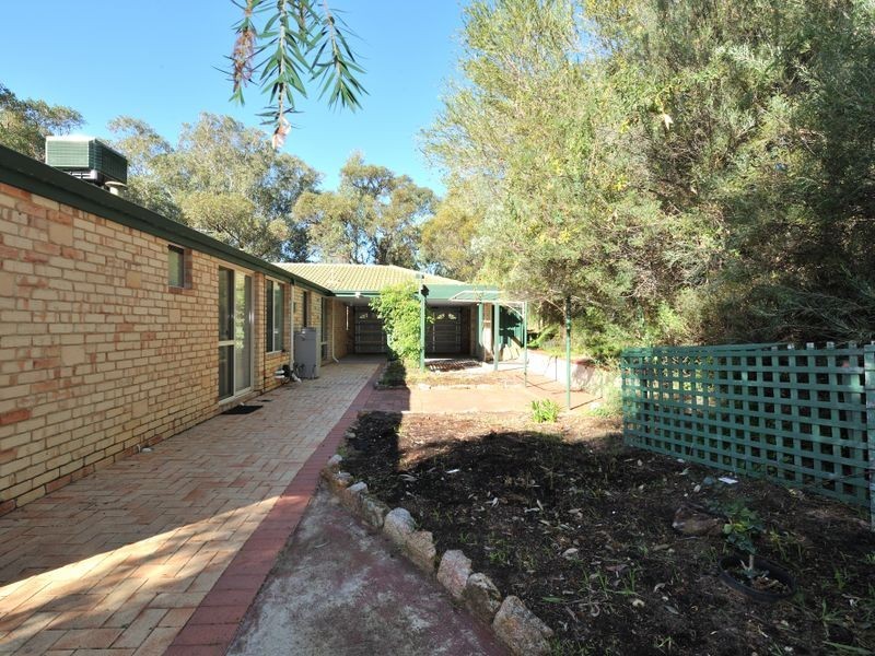 1 Shearer Court, Wellard WA 6170