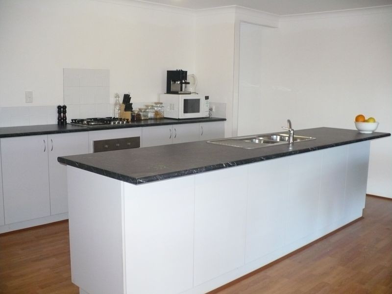 2 Garrett Cnr, Parmelia WA 6167