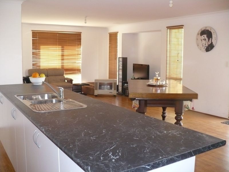 2 Garrett Cnr, Parmelia WA 6167