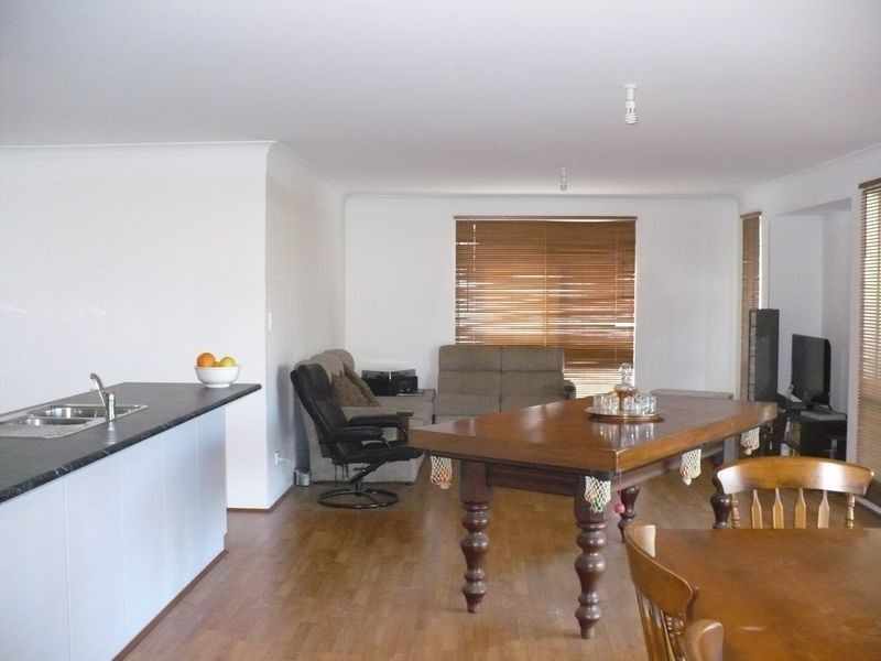 2 Garrett Cnr, Parmelia WA 6167