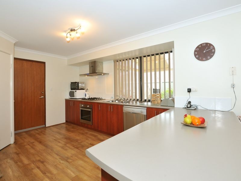 4 Glastonbury Street, Leda WA 6170