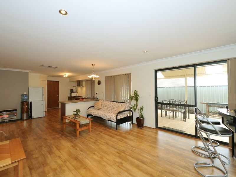 4 Glastonbury Street, Leda WA 6170