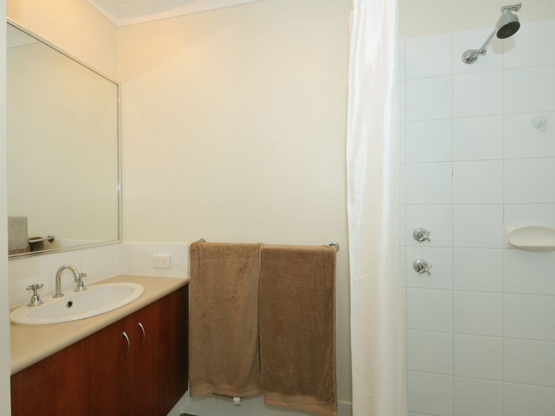 4 Glastonbury Street, Leda WA 6170