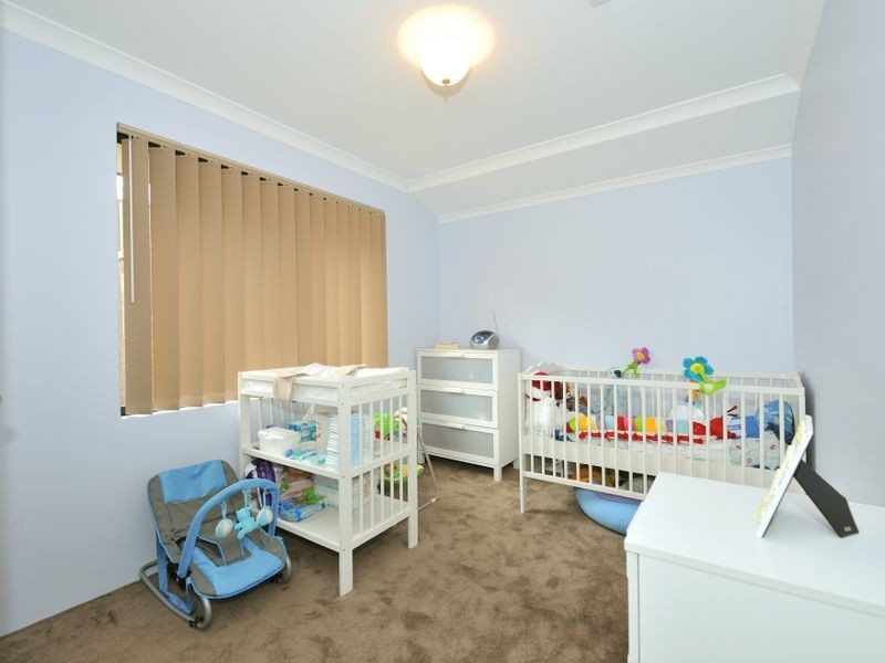 4 Glastonbury Street, Leda WA 6170
