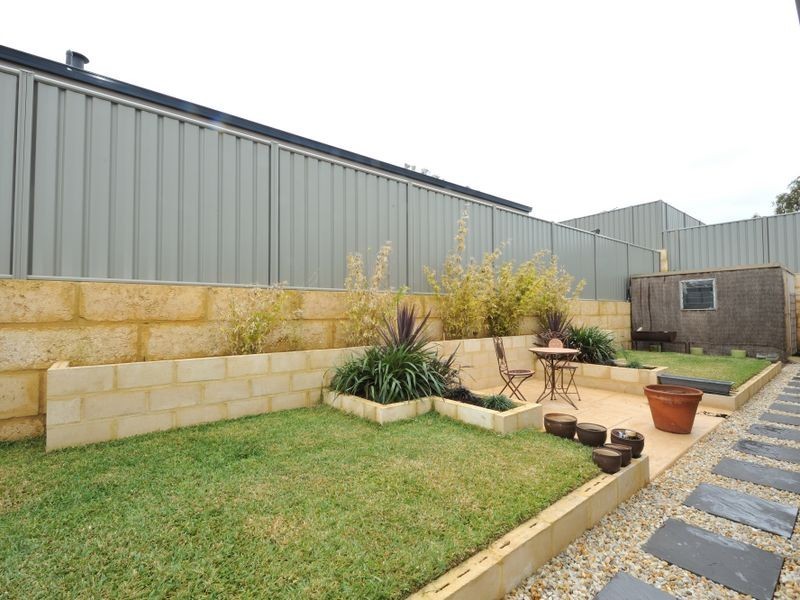 4 Glastonbury Street, Leda WA 6170