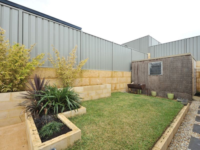 4 Glastonbury Street, Leda WA 6170
