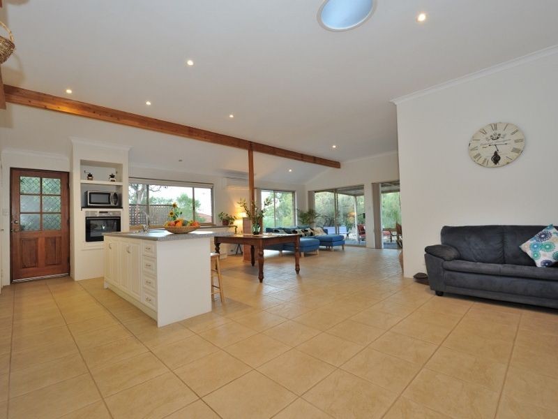 90 Silversmith Street, Wellard WA 6170