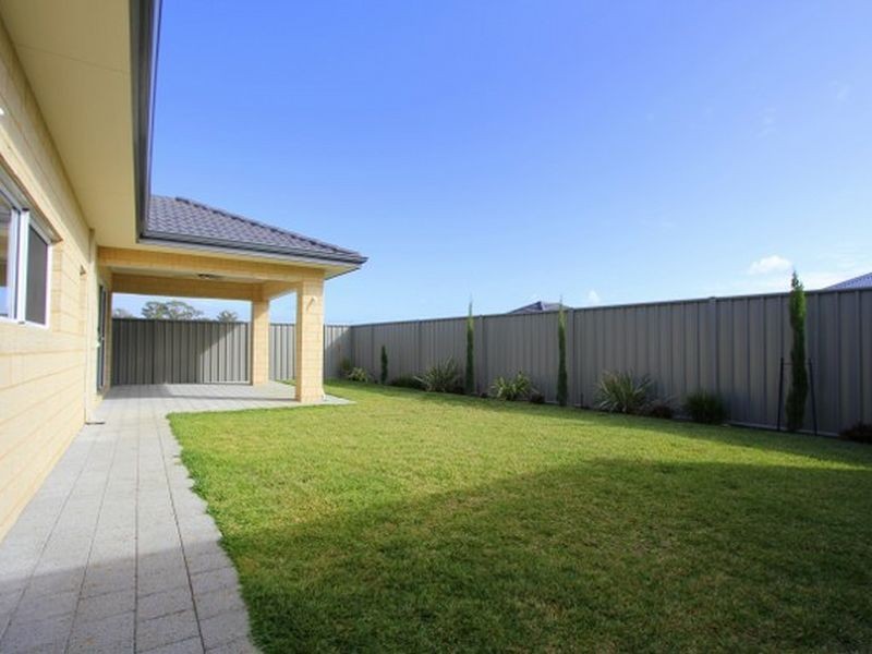 14 Shaftesbury Way, Wellard WA 6170