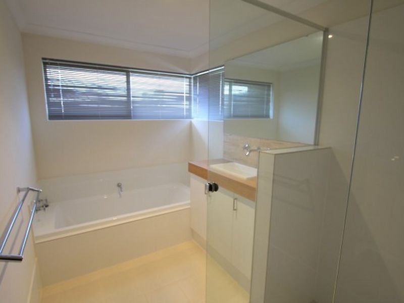 14 Shaftesbury Way, Wellard WA 6170