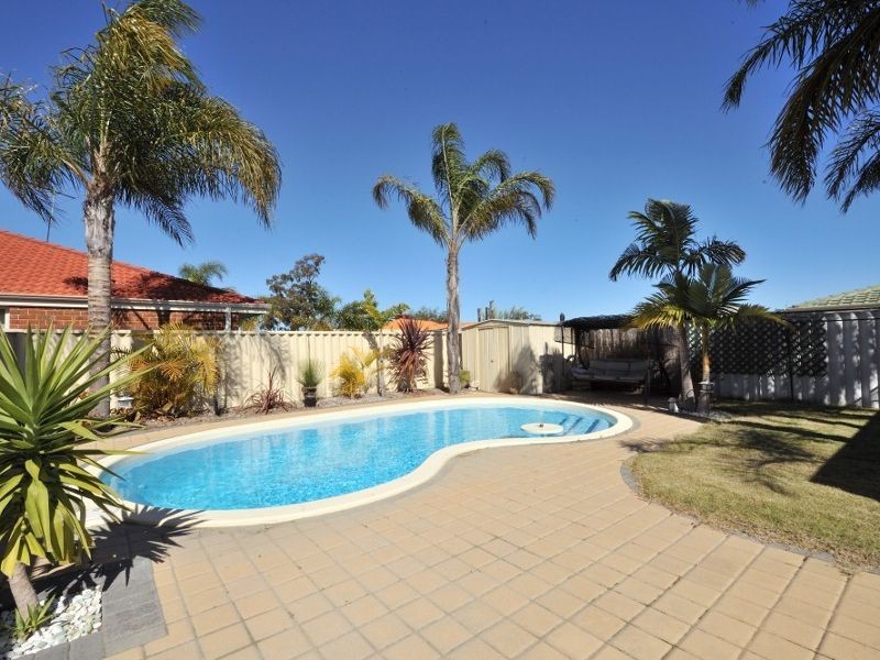 38 McNairn Cross, Leda WA 6170