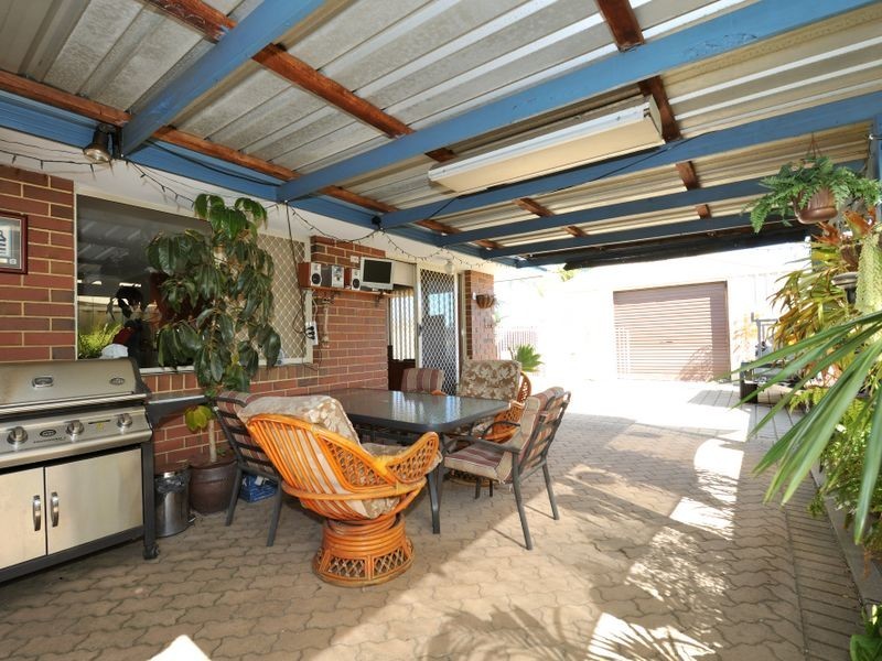 38 McNairn Cross, Leda WA 6170