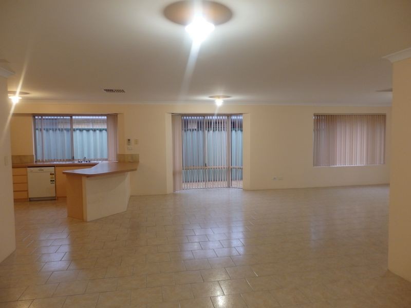 12 Freycinet Circuit, Aubin Grove WA 6164