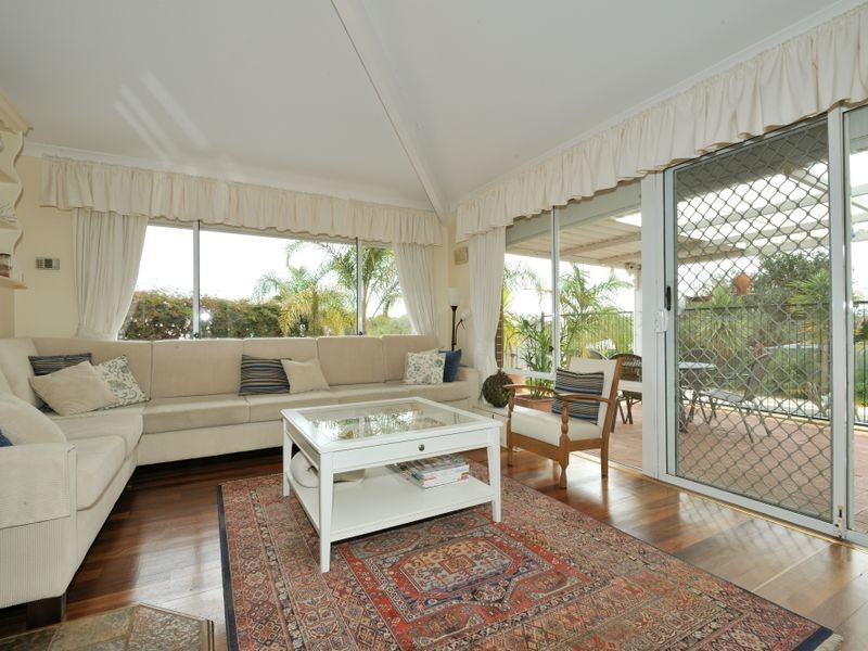 9 Porter Gardens, Leda WA 6170