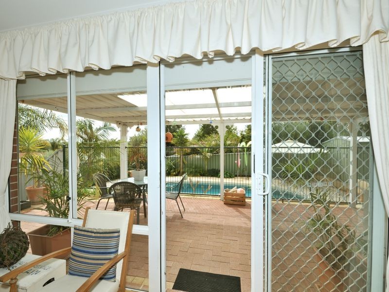 9 Porter Gardens, Leda WA 6170